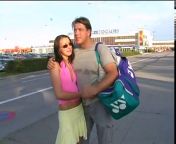 Секс с худой подружкой немкой в общественных местах